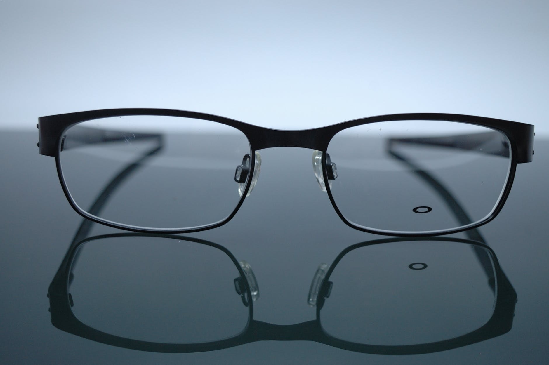 It Is Better To Buy Reading Glasses Online - BuzzTowns
